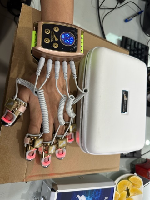 Bàn tay massage trị liệu